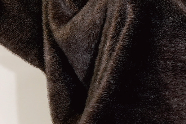 如何判断织物是否经过了烧毛处理？